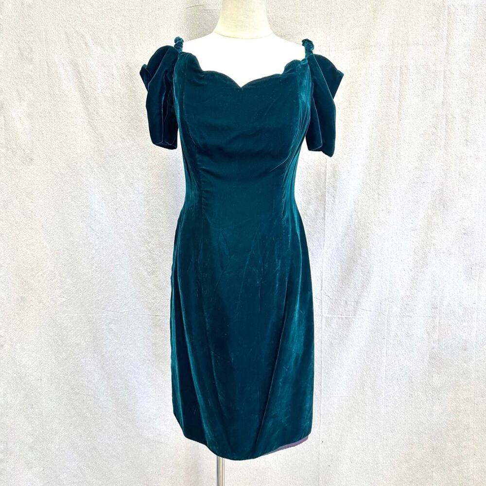 Vintage 80s velvet emerald green